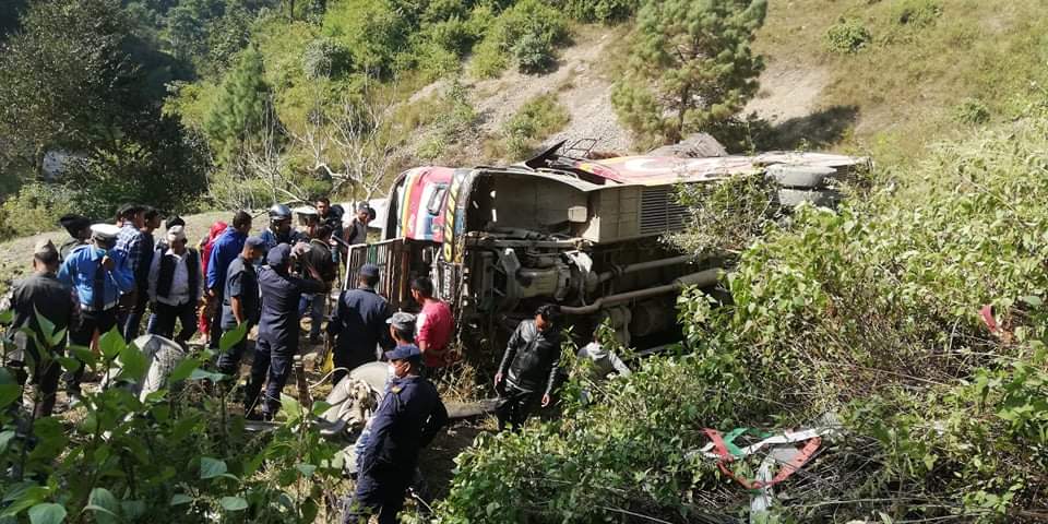 सल्यान दुर्घटना अपडेट: मृतकको संख्या १२ पुग्यो, ८ घाइतेलाई हेलिकप्टरबाट कोहलपुर लगियो